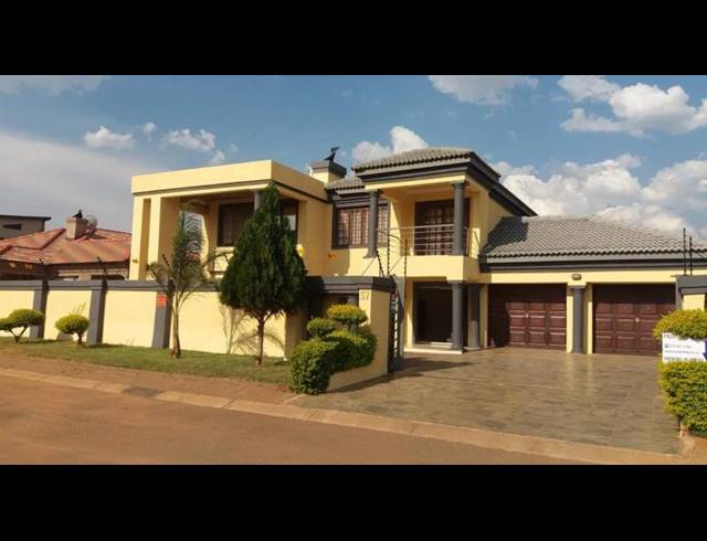 5 BEDROOM HOUSE FOR SALE IN CHROOM PARK